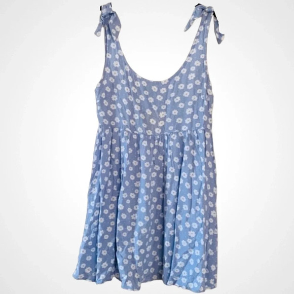 FOREVER 21 Light Blue Babydoll Dress With White Flowers | Small | NWT - Picture 3 of 5